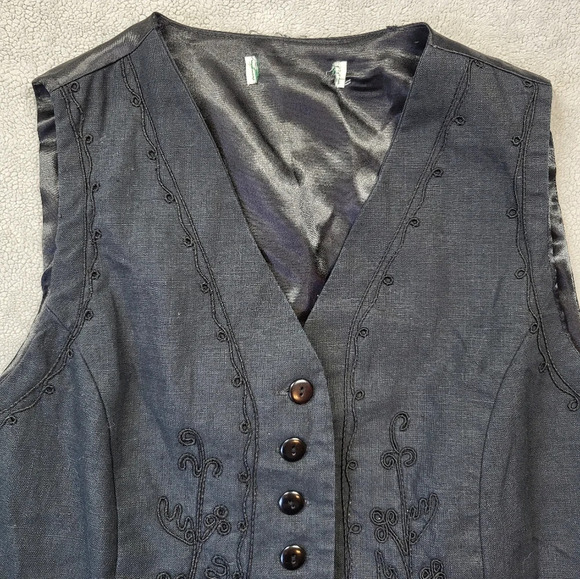 Vintage Floral Scrolled Button-up Vest Top - Picture 5 of 11